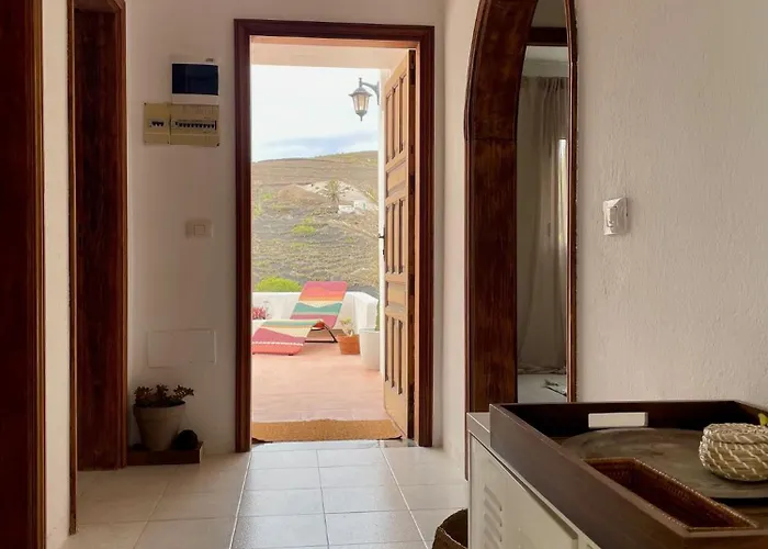 Villa Scenic Views, Heated Pool, Vineyard - Casa Mavi La Vegueta