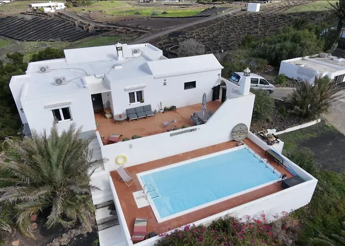 Scenic Views, Heated Pool, Vineyard - Casa Mavi Villa La Vegueta